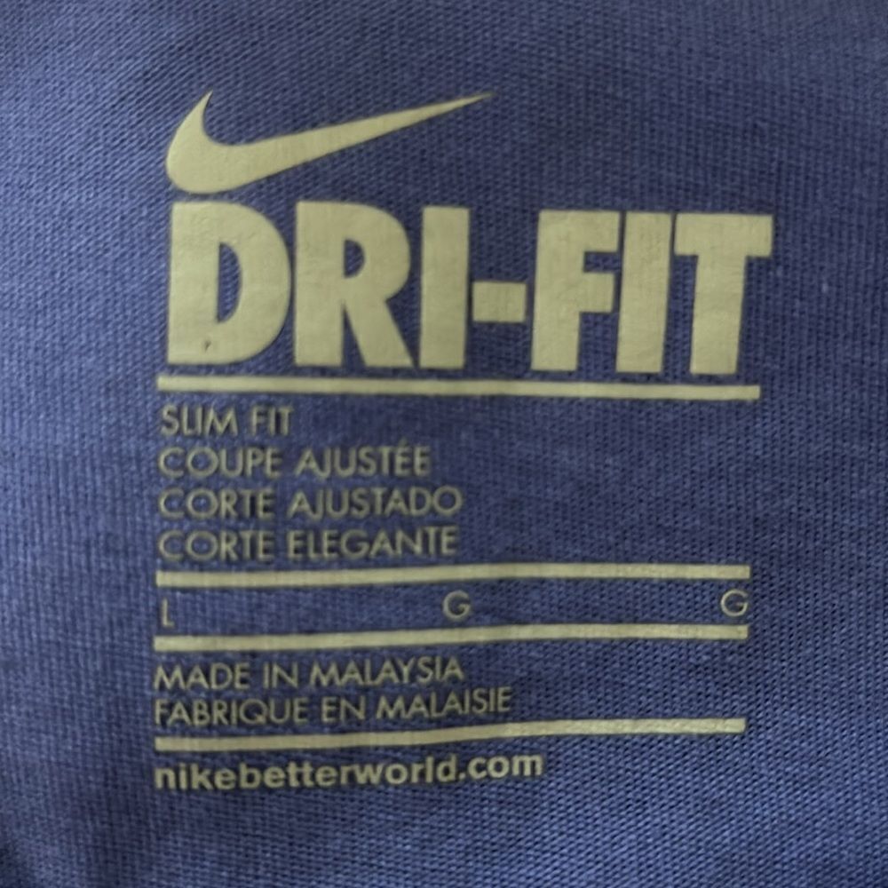 Nike Dri-FIT Lavender V-Neck Athletic Tee Women’s Large - Picture 6 of 7